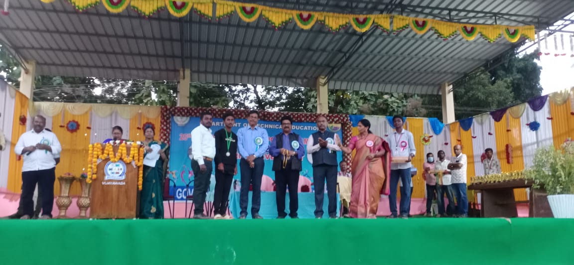 SVIST2008's tweet photo. Diploma Sports meet

Long jump boys: SVIST got 3rd place (B Nagababu III EEE)
Table tennis girls singles: SVIST is the runner (K Nagasri kavya ICME)
Table tennis girls doubles : SVIST got runners place(K Nagasri kavya I CME, K Pravalika I CME ) https://t.co/VTMbEWvi1h