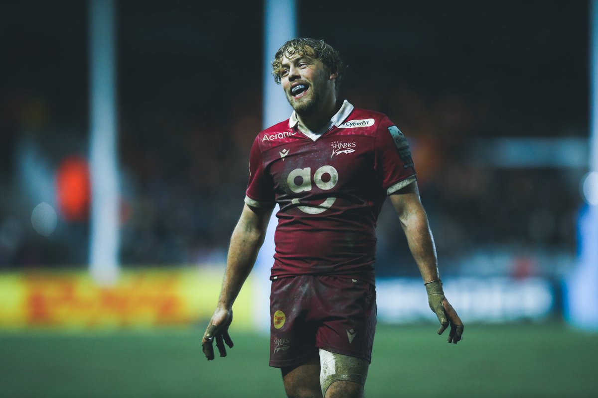 SaleSharksRugby's tweet photo. 𝗠𝗔𝗡 𝗖𝗥𝗨𝗦𝗛 𝗠𝗢𝗡𝗗𝗔𝗬 😍
Can we all please take a moment to appreciate how well this bloke is going at the moment! 🔥
Talk about a wise head on young shoulders @Warr_Gus!👨🦳
#HARvSAL | @PremRugby https://t.co/ML4t6XA8PX