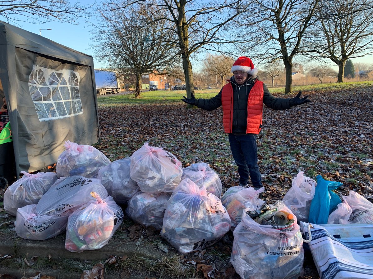 Dominic is incredibly passionate about keeping his town tidy, and volunteers for @Biffa.
Dominic said 'I want to send a message - Don’t Dump Litter. I want to spread the word to the people.'
Keep up the excellent work Dominic! 

#KeepManchesterTidy