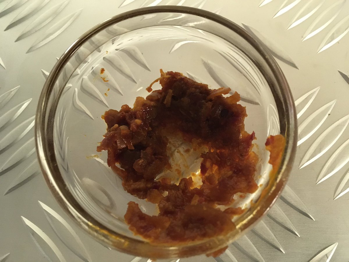 leerslaafje's tweet photo. ik moet van mijn Eigenaar / #Meesteres / #DaddyDomme / #Pooier @PrinsesRach als #bestraffing vandaag met sambal op mijn eikel op werk rondlopen. Wat een verschrikkelijk naar branderig gevoel. Nee, dan toch liever Haar penisklem! #Femdom #FemaleSupremacy #bdsm https://t.co/GaCRN97btf