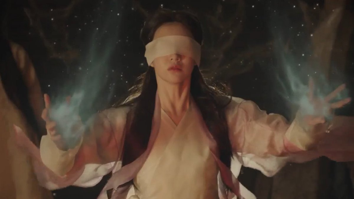 linacaromina's tweet image. This frame is engraved into my brain  #AlchemyOfSoulsLightAndShadow #GoYounJung