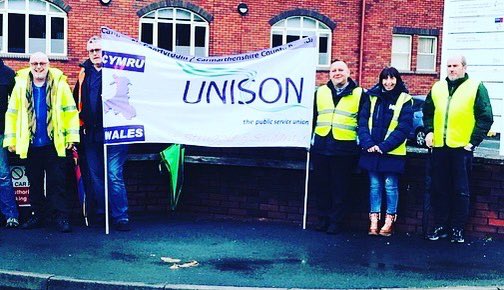 UNISONCarms's tweet photo. Our @UNISONCarms Branch supporting comrades from @pcs_union driving inspectors picket line in Carmarthen outside our office which we share with other them and others. There were strikers from Aberystwyth and Llanelli present. @SwanseaTCouncil @UNISONWales @walestuc https://t.co/DHhWawEwy4