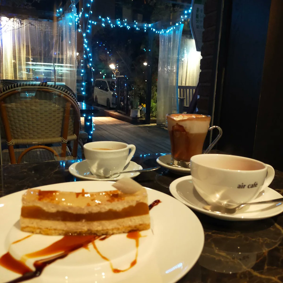 MrsYell's tweet photo. お掃除頑張ったので食後にお茶して来ました☕バーカウンターもあっていい雰囲気でした👉ミセスエールではシルク腹巻販売中。一度着けるとなかなか外せませんよね!?⁡温活は大切ですね︎💕
⁡⁡⁡
⁡#エールカフェ池下 #エールカフェ #腹巻 #シルク腹巻   #シルク腹巻き #温活
https://t.co/wh4rFLSM2G https://t.co/jUbGBEPg9P