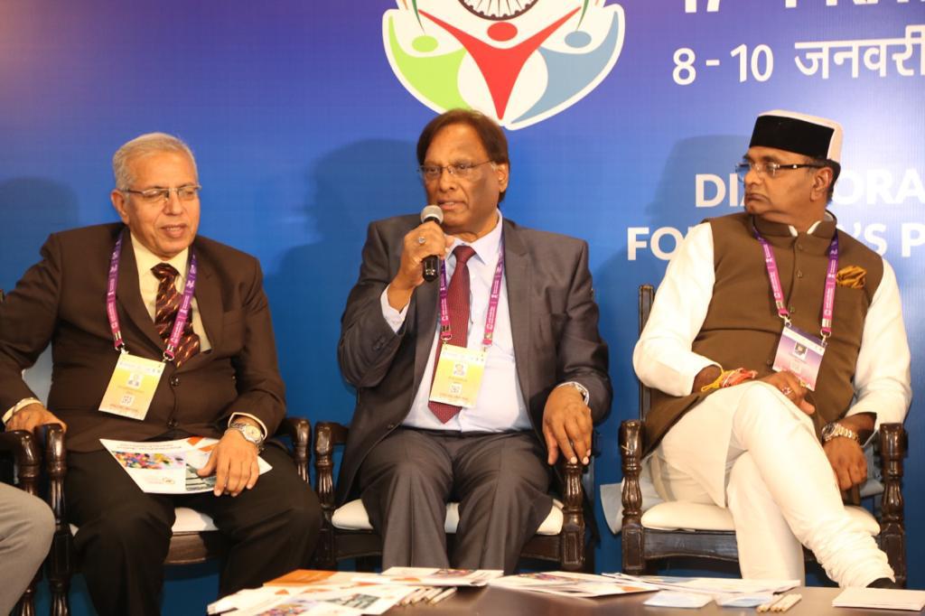 federation_m's tweet photo. On the day of Pravasi Bharatiya (NRI) Celebration organized by the Government of Madhya Pradesh at Indore – 08th Januray 2023. Dr Radha Sharan Goswami, President – FMPCCI #drrsgoswami #FMPCCI #VishwasSarang #ShivrajSinghChouhan #PravasiBhartiyaDivas2023 #mpmsme #mpsidc #mpayush https://t.co/VRhL1ya48z