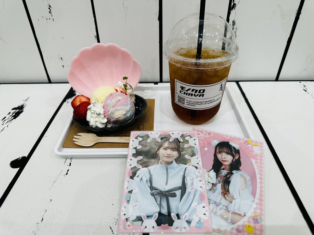 tws_41's tweet photo. 金沢のカフェでオタ活。
今度は晴れた日に写真集のスポット巡りしたい〜
それにしてもサンリオのフォト用スリーブが可愛すぎる、、、！ https://t.co/kzbhwtCIXz