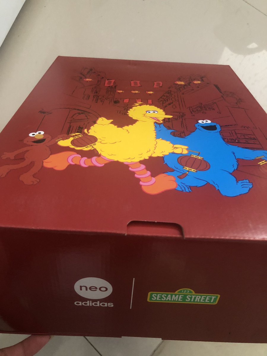Hira_khalid93's tweet photo. Cutest shoe box packaging @adidas @NEOADIDAS https://t.co/7hqD2RTNUC