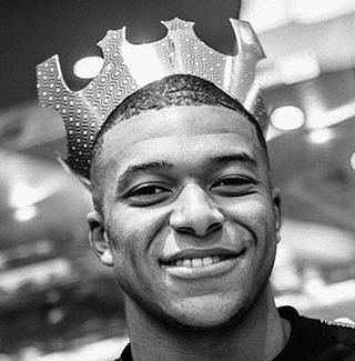 EchecEtMatchOff's tweet photo. @lequipe N'oublions jamais que seul lui a bougé !
Puis les autres, ont suivi.
#KingMbappe 
#NLG
#Zidane https://t.co/XSEYq9gF3h