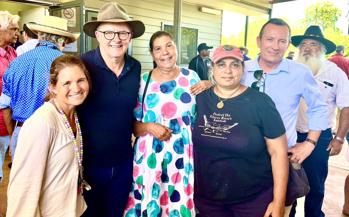 #fitzroycrossing floods. Great to see our Chair @Nat_Davey meeting with PM @AlboMP Premier @MarkMcGowanMP @SenatorDodson today. Also Emily Carter from Marnin and Andrea Myers from Wangki Radio talking about recovery and  sustainable future for the town and surrounding communities