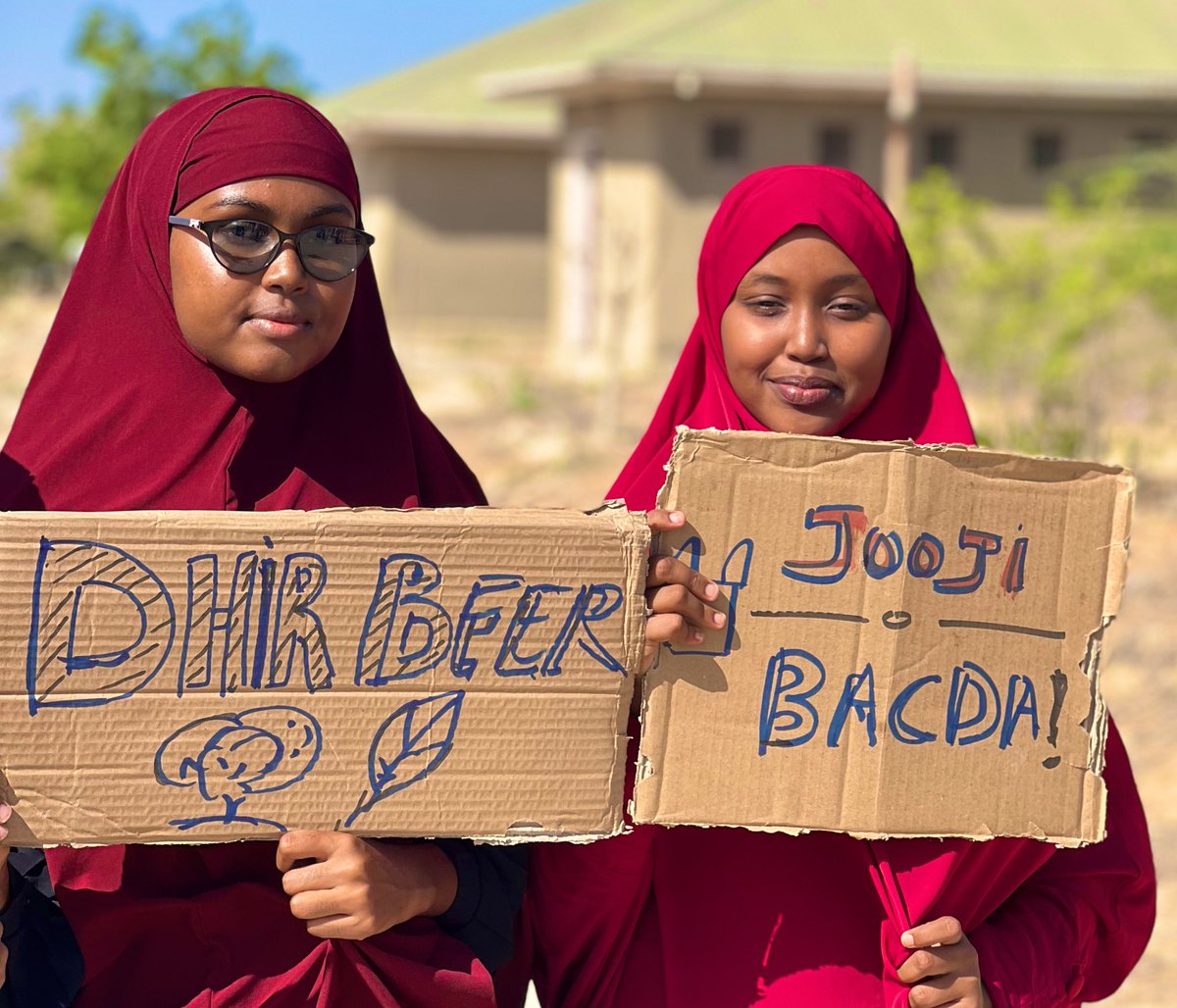 Teaching is fun sometimes, my students have taken to the university compound to practice #ClimateStrike demanding global governmental #ClimateAction.✊🏾  

This is one of the class activities of the #ClimateChange subject that we do every year @SNU_University #Somalia