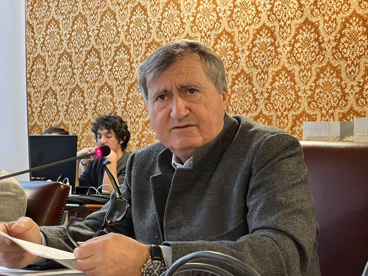 CMVenezia's tweet photo. Aperta dal sindaco della @CMVenezia @LuigiBrugnaro  la seduta della #ConferenzaDeiSindaci che dovranno dare il loro parere sul bilancio di previsione 2023-2025 e sul Dup (documento unico di programmazione) https://t.co/kNniS2pptK