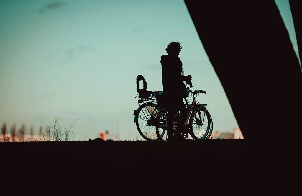 The biker.
.
.
#thestreetphotographyhub
#magnumphotos
#collectivestreetphotography
#streetstorytelling
#SPiCollective
#cinematic_street
#streephers
#cinematicphotography
#scattostreet
#tnscollective
#weshootstreet
#streetsineurope
#street_avengers
#349am… instagr.am/p/CnMG81Aoh4v/