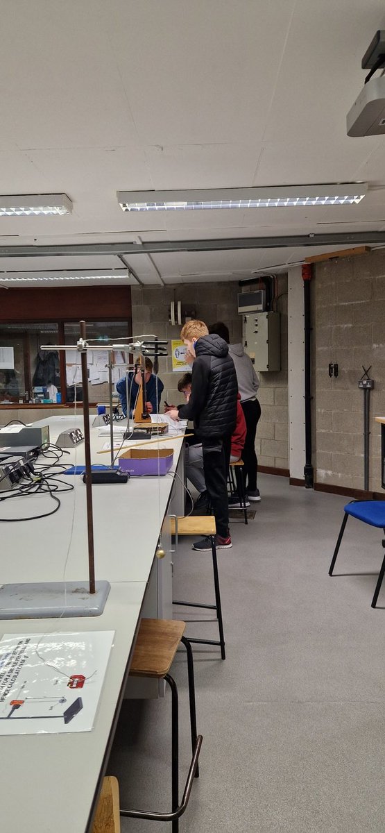Dale_Counihan's tweet photo. 6th year students taking part in the @UL @PhysicsDeptUL Physics Mandatory Experiments day. Always an excellent day for the boys and brilliantly run as usual! A great resource for our @thegreencbs boys. #physics #experiments #lcphysics #universityoflimerick https://t.co/u2NyO1ZJfP
