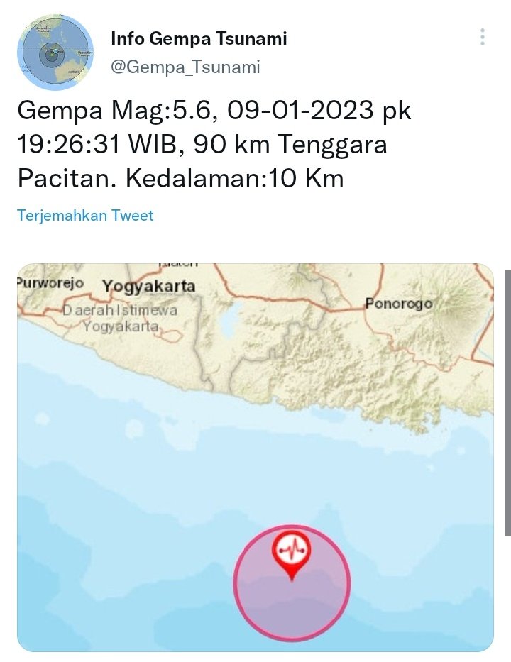 trimarlinaaa's tweet photo. Kalasan tiba-tiba bergoyang. Efek gempa https://t.co/zMLSpB3Xqp