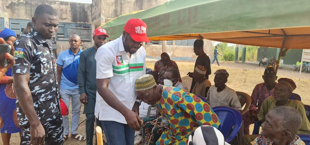 Drtorngeemalu's tweet photo. Thank you Mbanor..
@NgLabour #zoneA #drmalu #labourparty #PeterObiForPresident #drmalusenatorzoneA https://t.co/pUh0gNTqpP