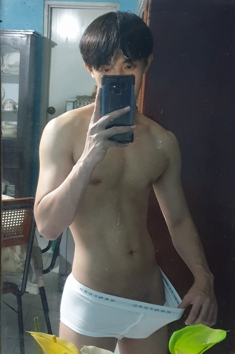 CyanIsTheColor's tweet photo. Undies check. 🩲 https://t.co/cvigIZeqHc