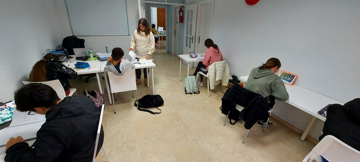 Educaljarafe's tweet photo. Comenzamos el nuevo trimestre y año en Educaljarafe Mairena y Tomares con las pilas cargadas y muchas ganas de continuar ayudando a nuestros alumnos en su formación. 
Si necesitas ayuda con los estudios ven a la Academia Educaljarafe y te ayudamos. 
☎954 17 40 10. https://t.co/XQAFV206SJ