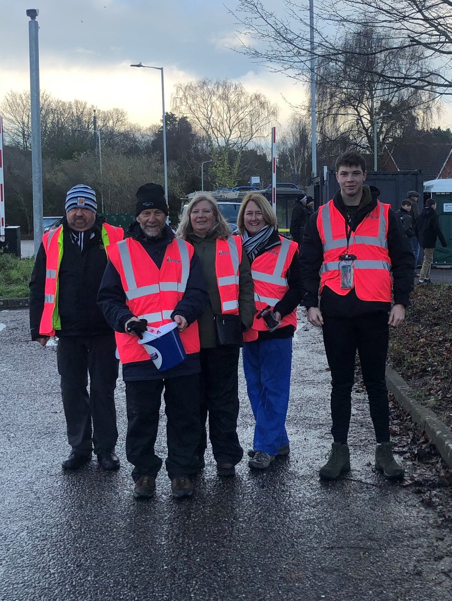 Exe_Foundation's tweet photo. A Big Thank You to our Charity Bucket Collectors this weekend who braved the wind and rain at our @ExeterChiefs match against @SaintsRugby🙌

💪They were raising money for @ItsInTheBag and @AgeUKDevon. https://t.co/QZYEEBvZZa