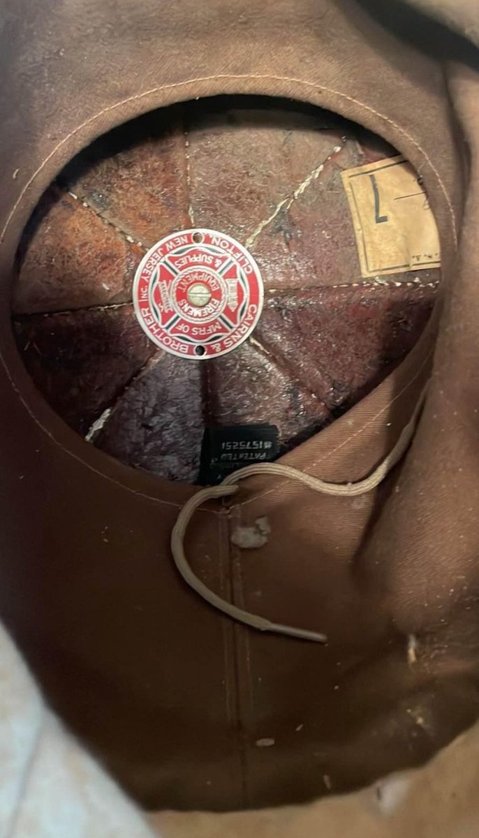 Vintage Cairns leather fire helmet in very good condition. Size 7. Info : t.me/helmetn5a   #mybravest  #Tendhouse #firehelmets #londonfirefighterbook #FireSafety #Firesafeysolutions #fireprevention #chiefnormanfdny #fdny #rescuemedics