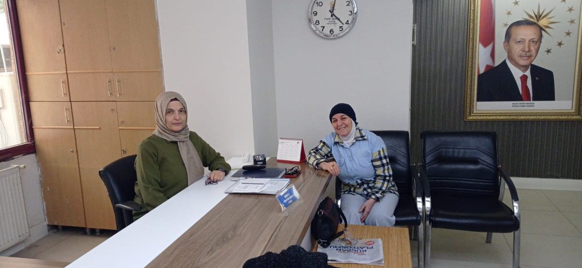 akcankaya's tweet photo. İlçe Başkanlığımızda bugün Nöbetçi Yönetim Kurulu üyemiz İlknur ÇALLI , dilek ve temennilerinizi dinlemek üzere hazır bulundu ✋🏻

#SizinİçinÇalışıyoruz  
@hakanhanozcan @mustafahasgul https://t.co/PecZQ8qdMu