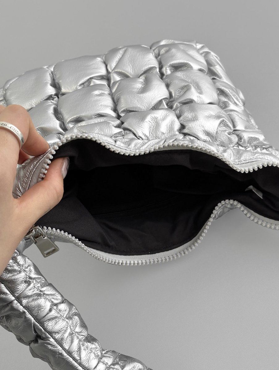 Pre_wish's tweet image. 〰️✨☁️ #MNEM ⛓️ ether cushion bag

🖱️price 890.-
✨มัดจำ 400.-