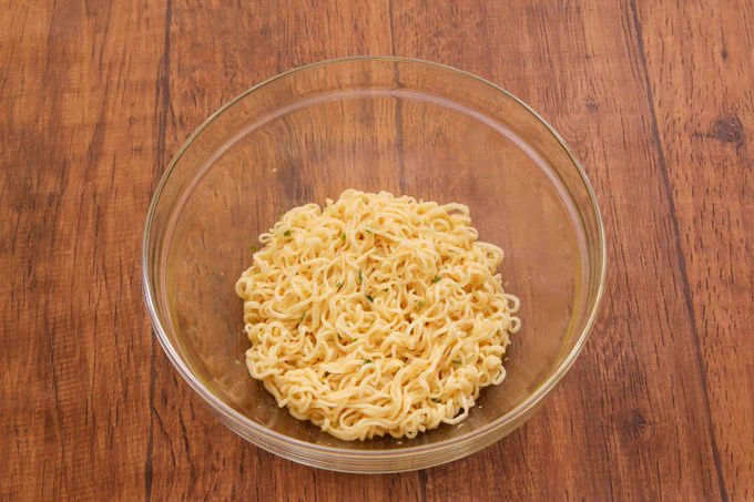禁断の美味しさ？！「サッポロ一番塩らーめん」で作るカルボナーラのレシピ！