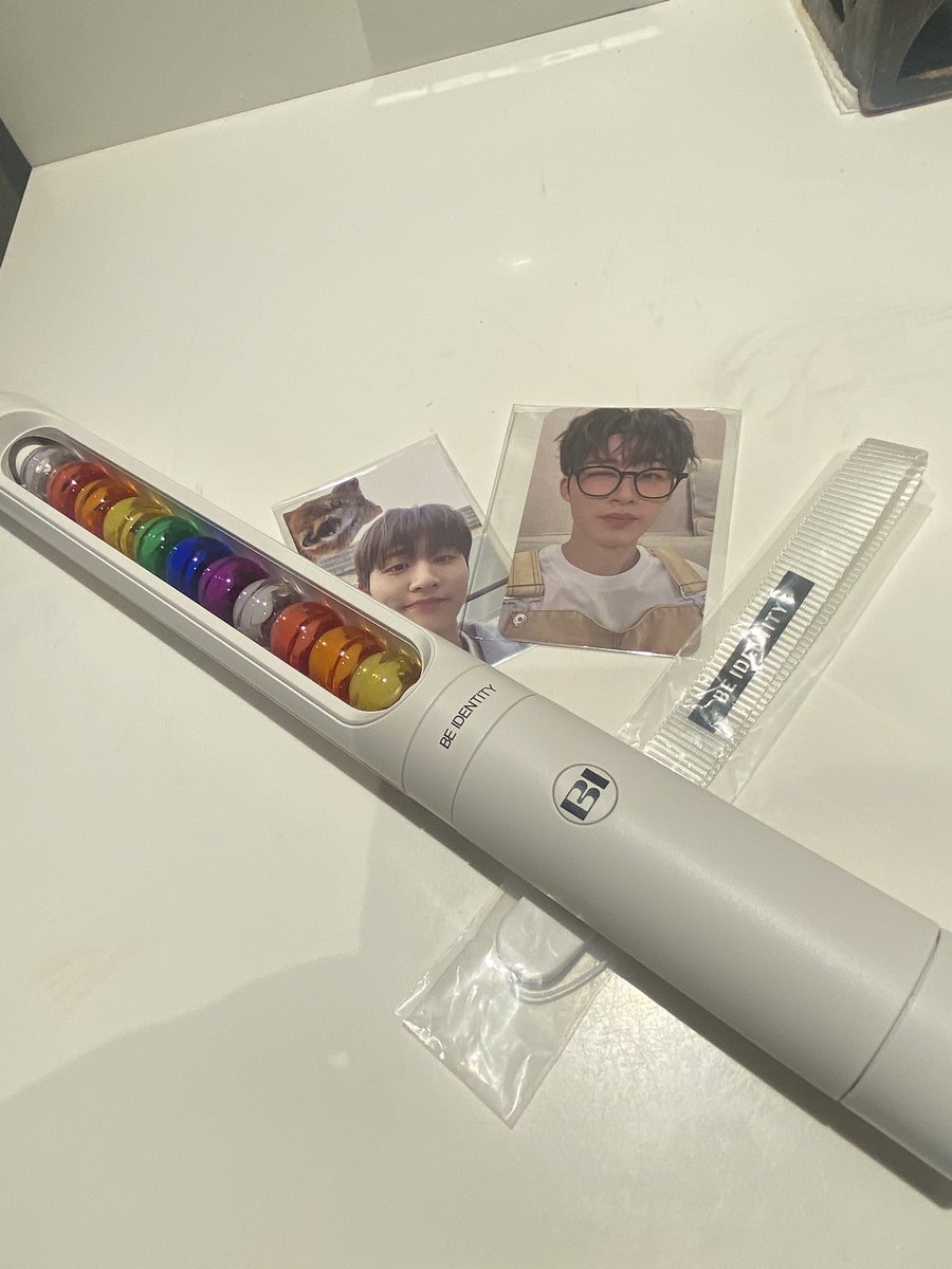 xklusive_jela's tweet photo. Already got my BING BONG. Can’t wait to us it for Hanbin’s concert #FromSoMi https://t.co/vbS6GTZUEu