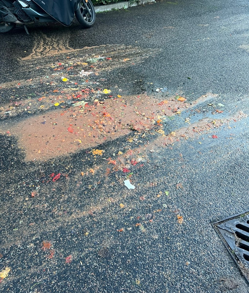 jabbin92's tweet photo. @LewishamCouncil answer your phone, this was left after the bins were taken this morning https://t.co/2unlCSC2WR