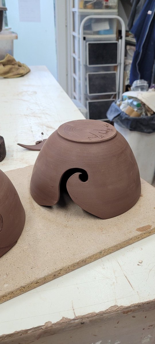 somanymoods's tweet photo. Hop. Grand tetris des etageres. Et on reprends les commandes en cours!
#dansmonatelier #bolalaine #tricoter #voscommandes https://t.co/tu29YWRgV8