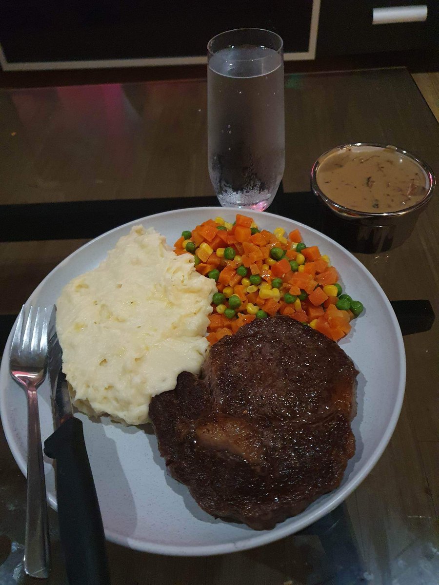 Hey <a href="/GordonRamsay/">Gordon Ramsay</a> what do you think of my nice home-cooked meal?