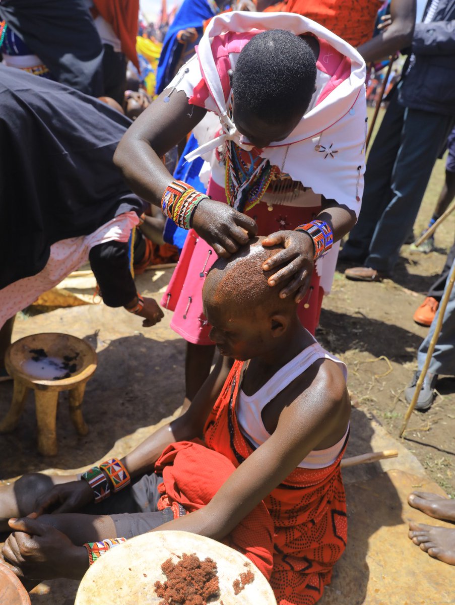 magicalkenya's tweet image. A CLEAN SHAVE INTO ELDERHOOD : Morans get their heads shaved at the Eunoto ceremony in Osinoni  of Transmara.The head shaving signifies a departure from moranism to elderhood in a ceremony  conducted in a period of between 5 and 10 years .#RediscoverTheMagic #magicalkenya