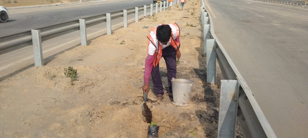 NatureWiFi's tweet image. To provide employment opportunities to the local community.

#HealthonHighways
#SolutionforPollution
#DriveonGreenRoads
#NatureWifi