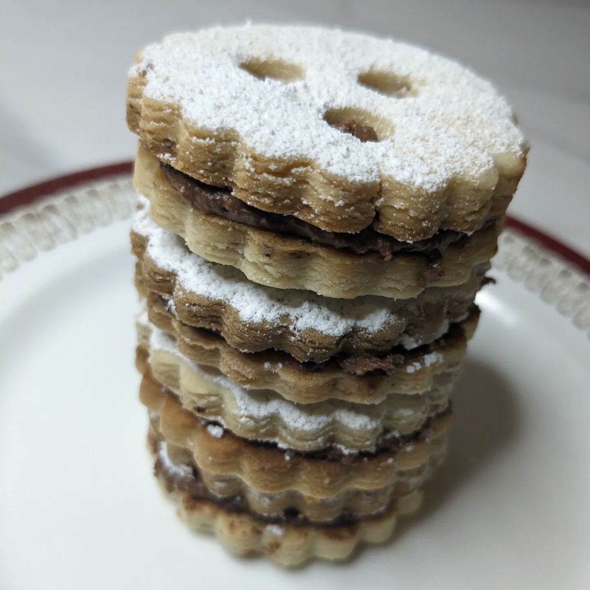 spitzbuebli's tweet photo. 💗New Hazelnut Milk Chocolate Spitzbüebli💗

#swisslinzer #buttercookies #nutsandchocolate #hazelnuss #chocolate #schokolade #schoggiläbä #Linzer #Spitzbüebli #Spitzbuben #Guetzli #Kekse #Plätzli #Cookies #Swiss #Swisscookies #biscuits #butterbiscuits #linzercookies #switzerland https://t.co/amFQVRqy3T