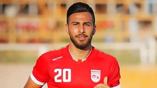 dereckblanco's tweet photo. #ÚLTIMAHORA El futbolista iraní, Amir Nasr Azadani, ha sido condenado este lunes a 26 años de cárcel por un tribunal revolucionario por el supuesto asesinato de tres miembros de las fuerzas de seguridad y otros 2 delitos cometidos durante las protestas de sep. #EFE #LaPatilla https://t.co/QMVNshKI4s