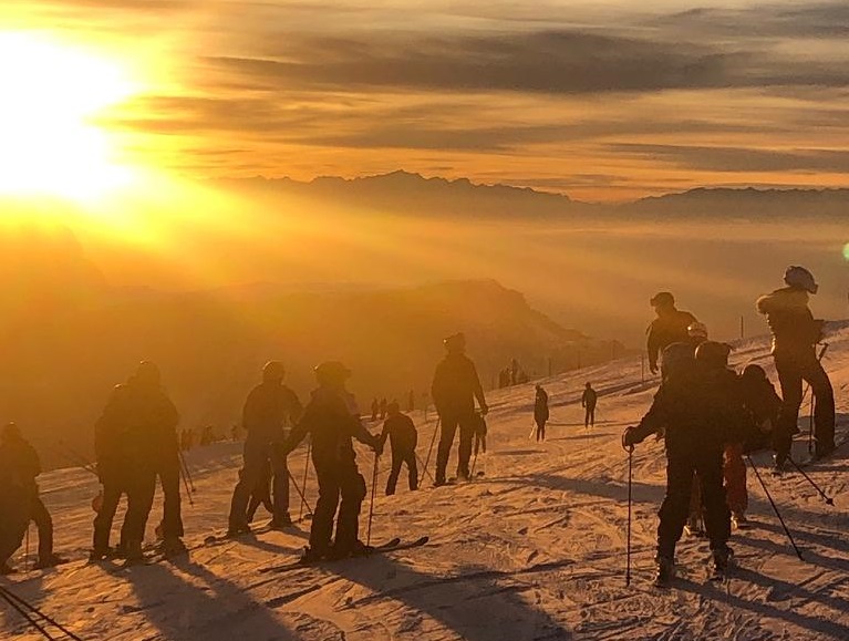 ❄️Selva di Val Gardena: 50 ragazzi ai minicorsi invernali. Giulia, 29 anni, animatrice: “Dare ai giovani la possibilità di esprimersi e gli strumenti per conoscersi”.
👉 bit.ly/3QtWxsy
#gesuiti #conigiovani