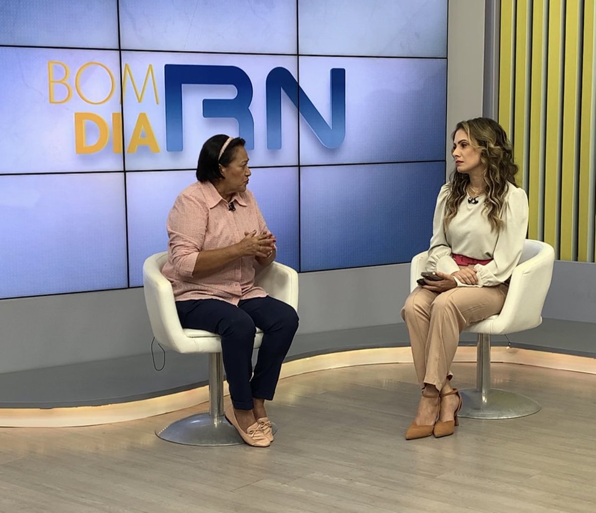 fatimabezerra's tweet photo. Bom dia, pessoal!
Estamos ao vivo na #InterTVRN, falando sobre os atos terroristas que aconteceram ontem em Brasília, as medidas que o Fórum Nacional dos Governadores tomou diante do ocorrido e ainda sobre as prioridades da nossa nova gestão.
#EquipeFB https://t.co/qvdeuIKYod
