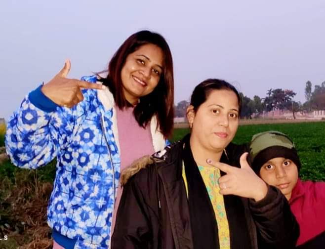 उन लोगो की उम्मीदें कभी टूटने मत दो
जिनकी आख़िरी उम्मीद "आप" हो..।।

Anarya Nilesh Nidar