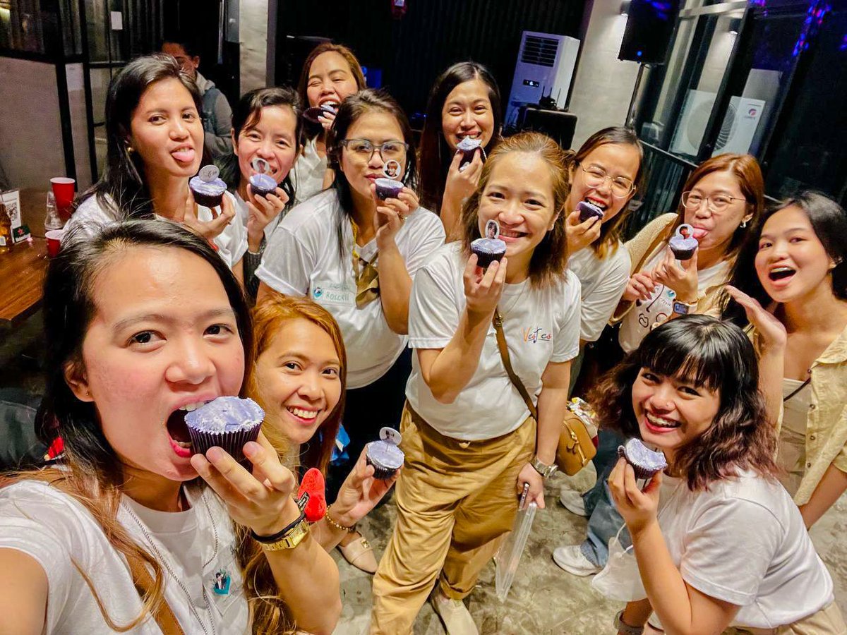 caiii_m's tweet photo. Had so much fun during my first-ever organized fan event for BTS and for my ultimate bias too!! 🥰💜
#Vesties #HBDKTH2022 #TAEcember #FesTaeVal2022 #VSeen #VHeard #VFelt #VeautifulDays #BorahaeFromManila https://t.co/O7fw9umHis