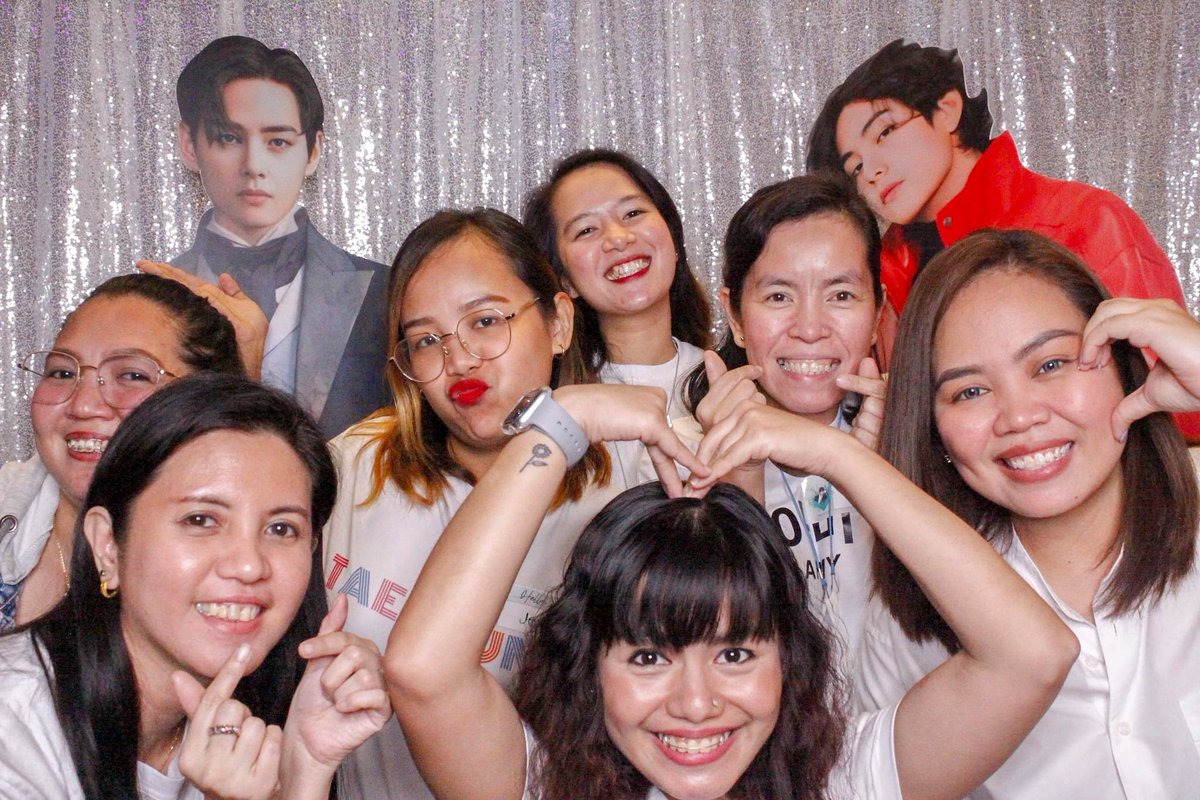caiii_m's tweet photo. Had so much fun during my first-ever organized fan event for BTS and for my ultimate bias too!! 🥰💜
#Vesties #HBDKTH2022 #TAEcember #FesTaeVal2022 #VSeen #VHeard #VFelt #VeautifulDays #BorahaeFromManila https://t.co/O7fw9umHis