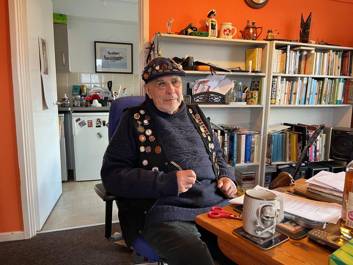 Here's our second update of the new year: a really warm and absorbing interview with song collector and protest songwriter Jake Glanville:

oursubversivevoice.com/interview/jake…