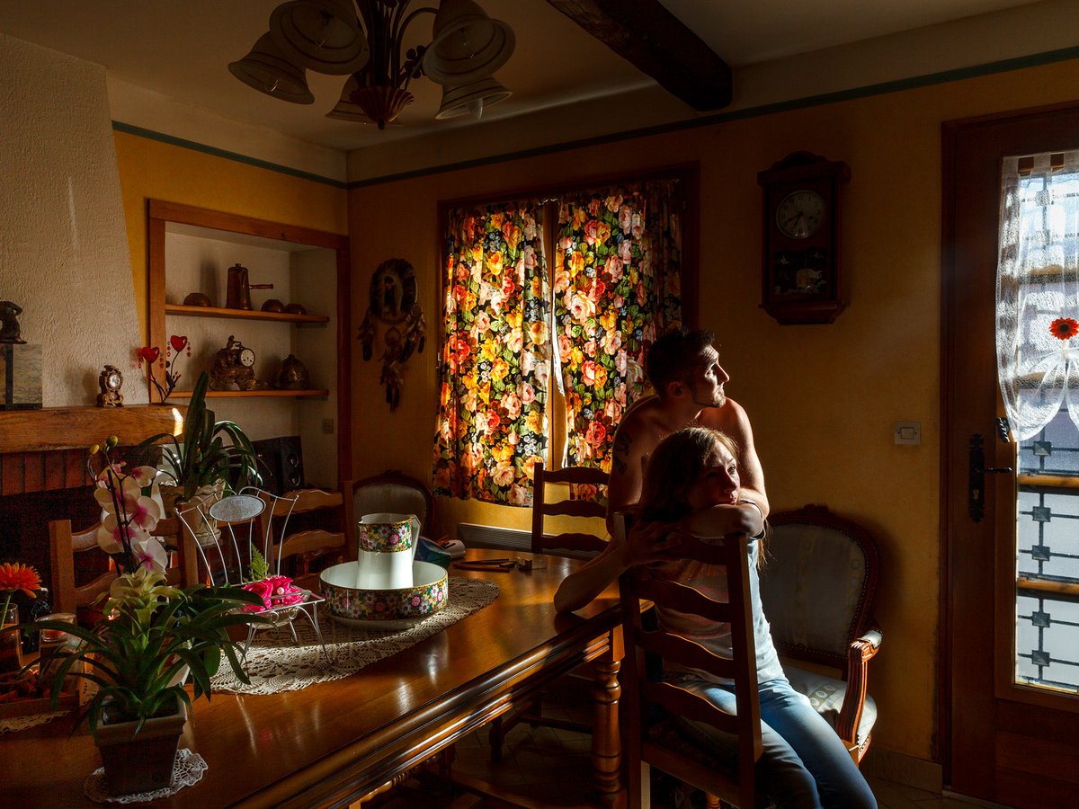 dollefanny's tweet photo. "SOMME TOUTE" Le travail de Stéphanie Lacombe sur les habitants de Flixecourt est juste incroyable. Lauréate de la grande commande photographique de la Bibliothèque Nationale de France. https://t.co/BNkOc09Tvq