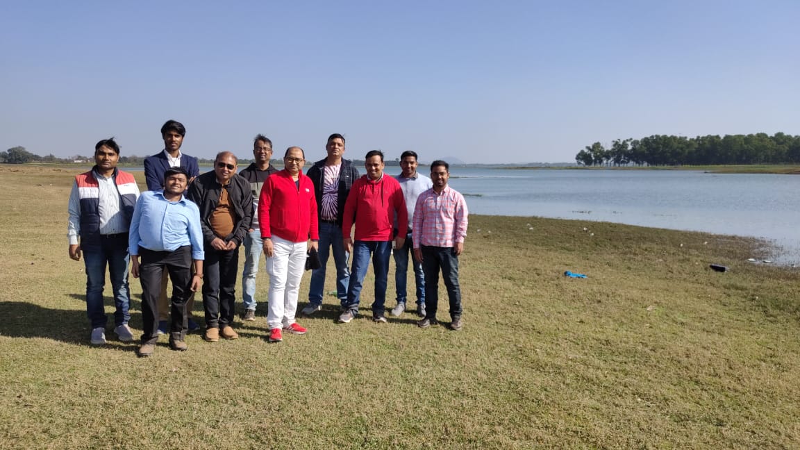 Journo_vivek's tweet photo. भारतीय जन संचार संस्थान के पूर्ववर्ती छात्रों के संगठन इमका के झारखंड चैप्टर द्वारा आयोजित नववर्ष पिकनिक का आयोजन बेहद शानदार रहा। प्राकृतिक छटा के बीच सपरिवार बच्चे-बड़े सभी ने पिकनिक को खूब एंजॉय किया। जय हो @IIMCAA @DuttaAnand 
#IIMCAA #JharkhandChapter #Ranchi https://t.co/H4QwyUicNP