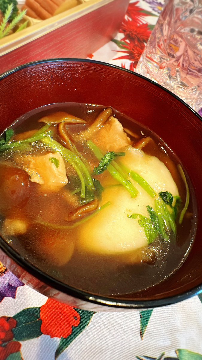 cookchan_jm's tweet photo. お正月に作った雑炊と
その残り物で
7日に作った七草とり雑炊🐔

今年も健康でいれますように☺️✨ https://t.co/DlJWMMximX