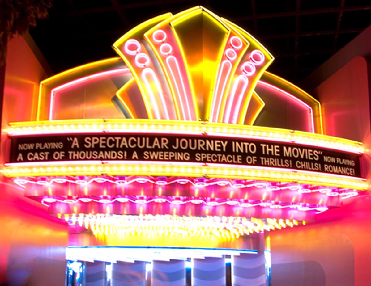 Happy Monday! Have a safe and positive day everyone. #WaltDisneyWorld #HollywoodStudios #TheGreatMovieRide 💡🎥 🎬