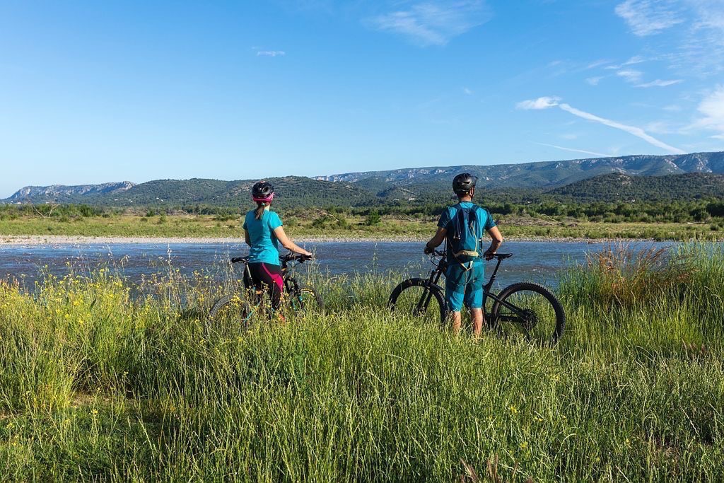 Le SMAVD récompensé par <a href="/MaRegionSud/">Région Sud</a> avec le prix "Avenir de nos territoires", pour son projet d’itinéraire pour les modes actifs en bord de Durance : la Durance à Vélo. 
#Territoire #Durance #DuranceaVelo #Veloroute #Provence
👉Pour en savoir plus bit.ly/3IA2YbE