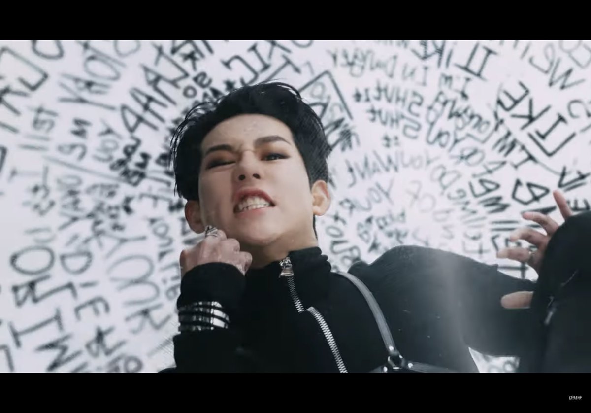 wlgnswlguq's tweet photo. 이번에 스타쉽엔터테인먼트 소속 아이돌 그룹 MONSTA X(몬스타엑스) <Beautiful Liar> MV의 그래피티(graffiti) 작업에 참여하게 되었습니다.

#REASON
#BeautifulLiar
#몬스타엑스
#MONSTA_X
#MONSTAX https://t.co/FkfVPUoJV6