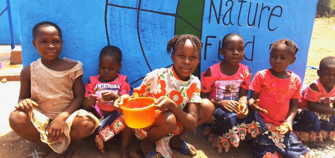 Global_Nature_F's tweet image. In #Ivory Coast, our partner #ADER has repaired three more #wells with #donations from @Hannover96  football fans! 3,500 people now benefit from clean #water. "Drinking Cups for Drinking Water" has now given over 128,000 people in #Africa access to clean water. 😍⚽️💧💙