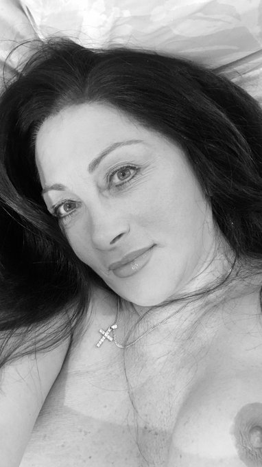 Good morning to you all. Happy new year . Just about to login to https://t.co/hwvzHMcw2r https://t.co/jZ6hqjKou7&hellip;