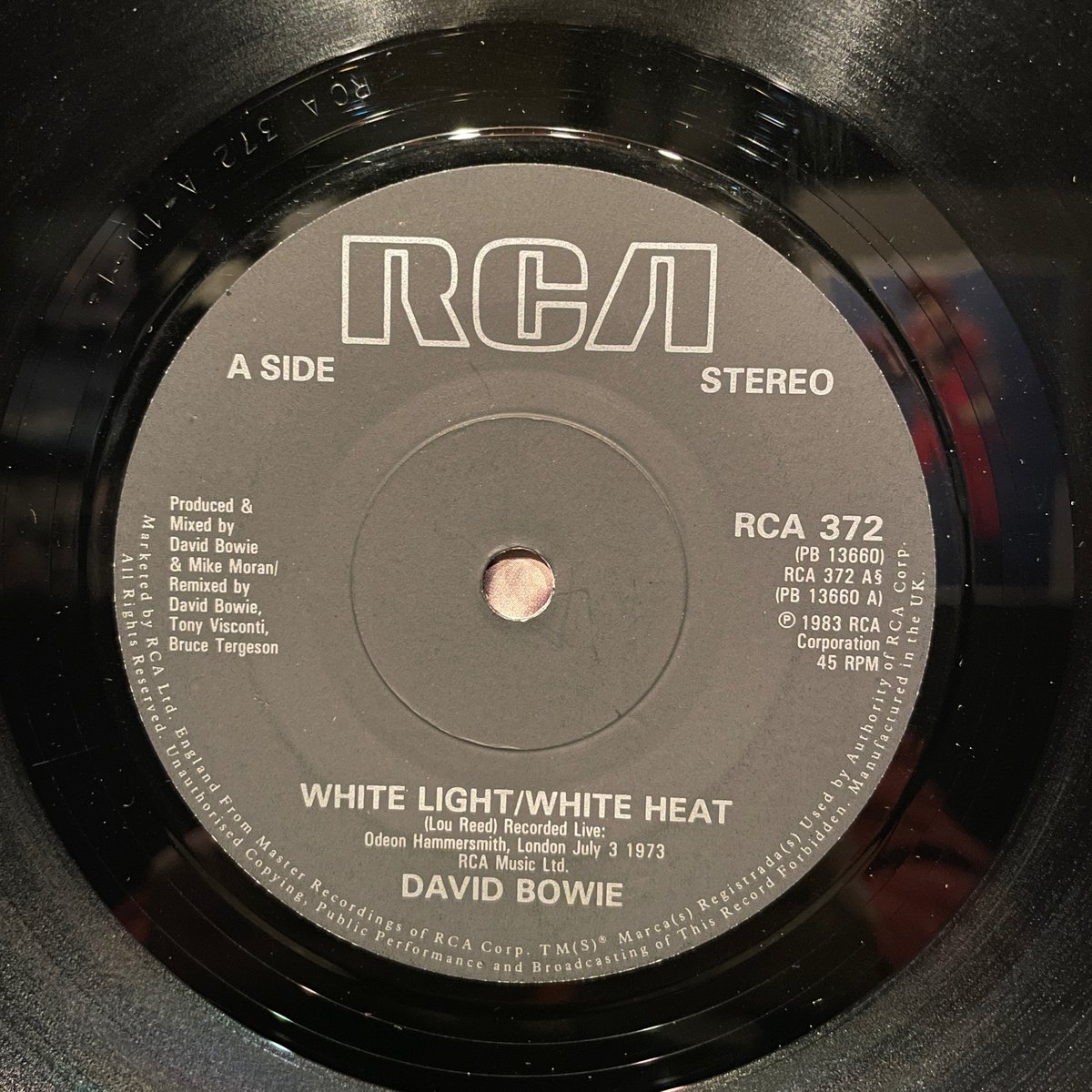 ほな7いこか
DAVID BOWIE / White Light/White Heat [’83 RCA --- RCA 372]　　　
#DavidBowie  #WhiteLightWhiteHeat  #KenScott  #TonyVisconti  #HammersmithOdeon  #vinylbar  #recordbar  #レコードバー  #mhc09012023
youtube.com/watch?v=GeqGnX…