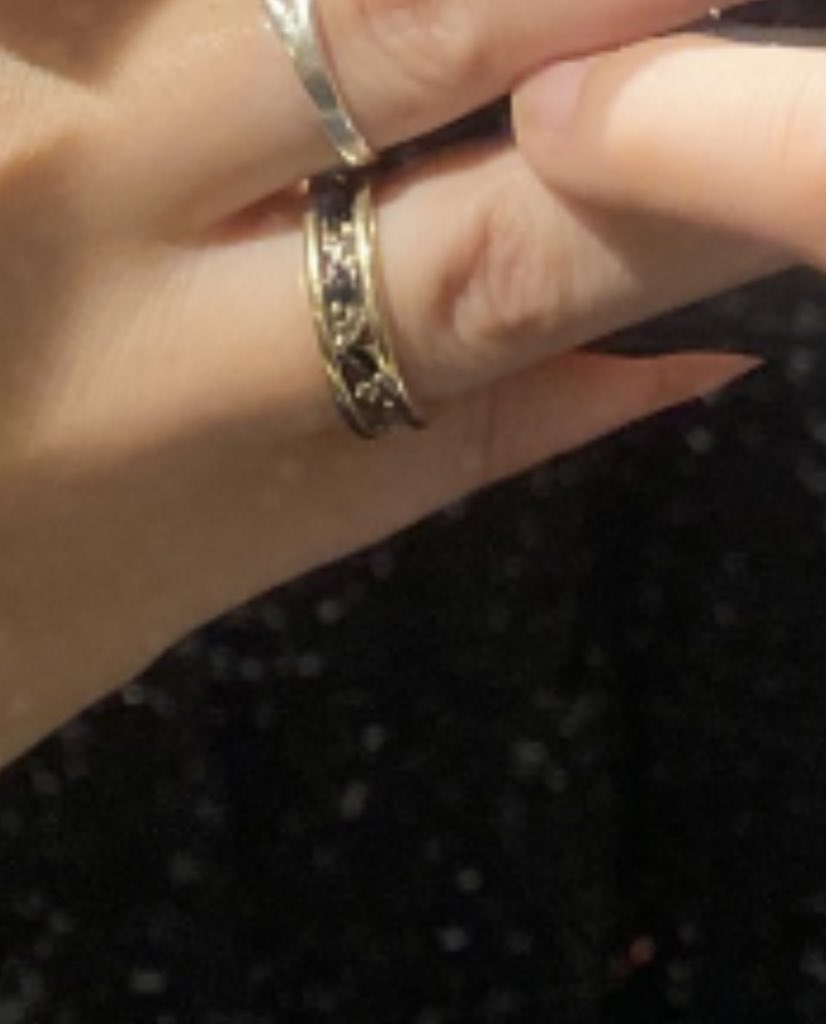 I lost this ring in limerick city/cork city on Saturday night. It is my mums engagement ring and it’s extremely sentimental to me. If any one comes across it please let me know as I am heartbroken :( please retweet !!