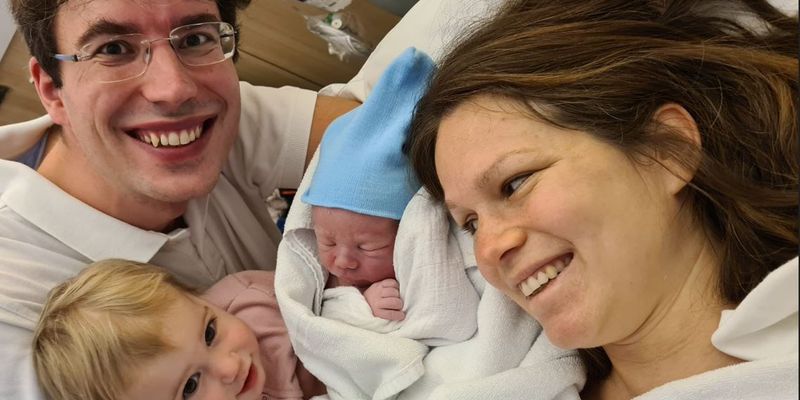 #Geburt in einem Grazer #Möbelhaus: In der Bettenabteilung des Möbelhauses #Spätauf kam am Samstag ein Baby zur Welt. Die Verkäufer musten als Geburtshelfer einspringen und bekamen ihre Anleitungen via Handy-Lautsprecher-Kommandos durch das Rote Kreuz: bit.ly/3k5LEkA